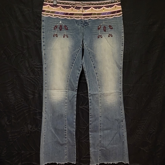 Dollhouse Denim - Vtg 90's Boho embroidered low rise bell bottom dollhouse denim jeans size 10